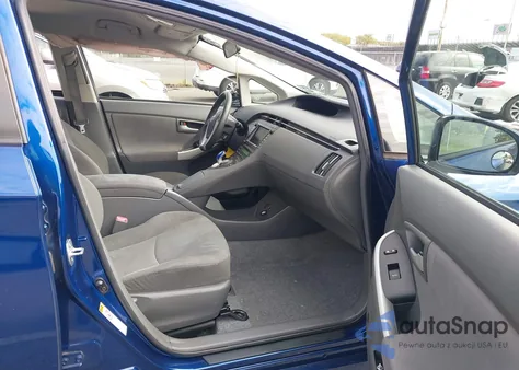 2011 Toyota Prius Three z USA, uszkodzony, nr VIN JTDKN3DUXB0312936